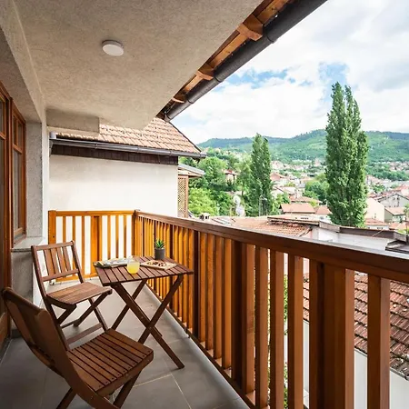 아파트 Spacious & Modern Apartments- Old Town *