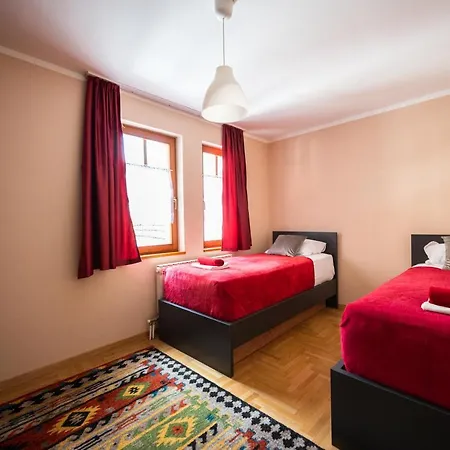 Spacious & Modern Apartments- Old Town דירה *