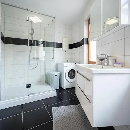 Spacious & Modern Apartments- Old Town דירה סראייבו