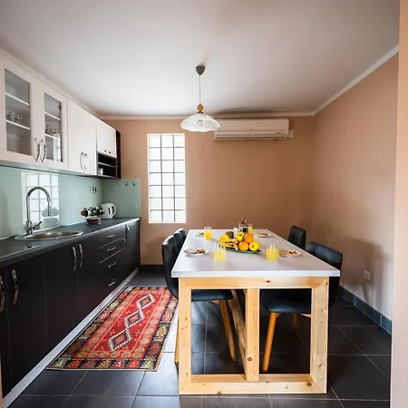 아파트 Spacious & Modern Apartments- Old Town *