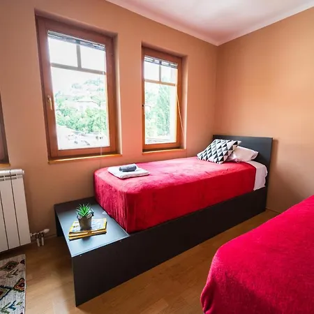 Spacious & Modern Apartments- Old Town *