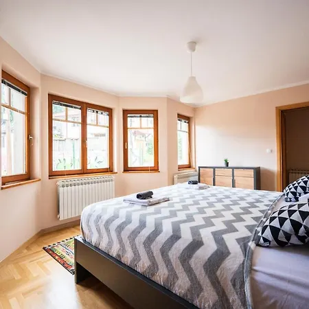 Spacious & Modern Apartments- Old Town Szarajevó