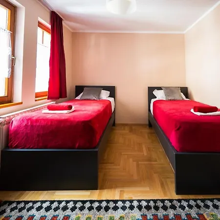 Spacious & Modern Apartments- Old Town *