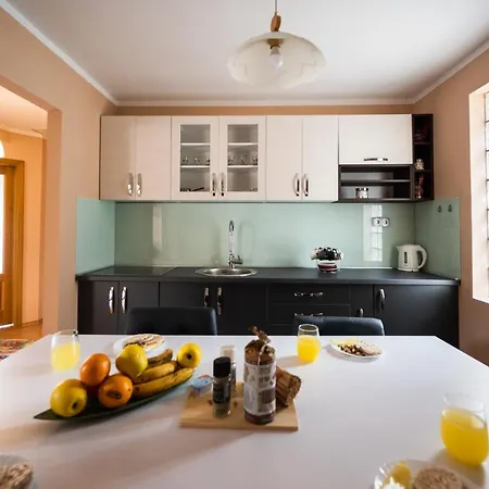 Spacious & Modern Apartments- Old Town דירה *