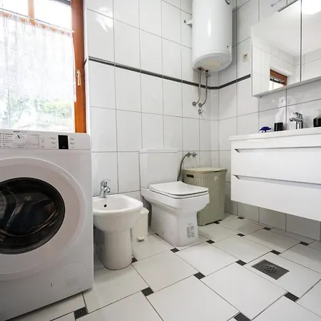 Spacious & Modern Apartments- Old Town