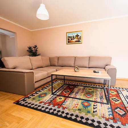 Spacious & Modern Apartments- Old Town סראייבו