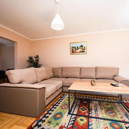 Spacious & Modern Apartments- Old Town * סראייבו