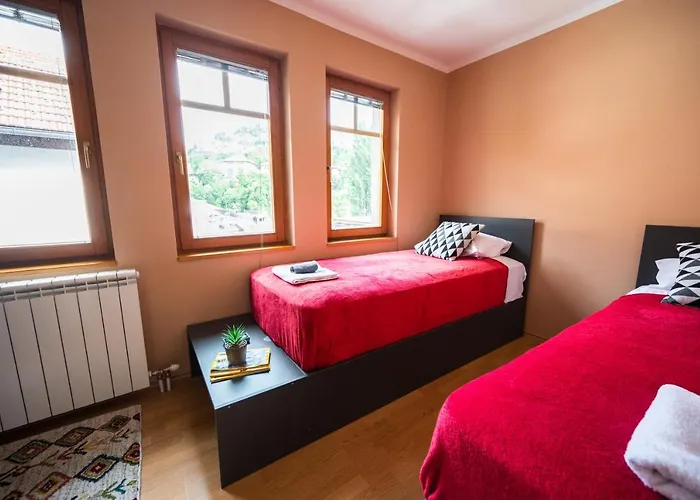 Spacious & Modern Apartments- Old Town *