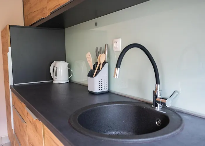 Spacious & Modern Apartments- Old Town Apartman *