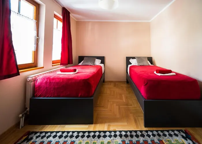 Spacious & Modern Apartments- Old Town *